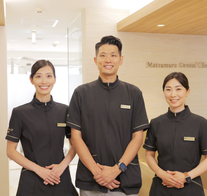 神戸駅徒歩1分の歯医者。神戸で歯の痛み治療、インプラント、セラミック、歯並び相談、矯正など。