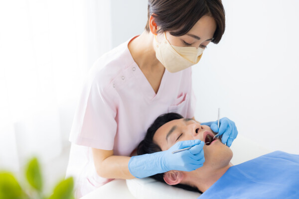 歯周病を防ぐには「定期検診」！痛みが出る前に始める予防サムネイル