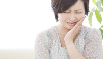 治らない歯周病はなぜ？原因菌にアプローチする専門治療サムネイル