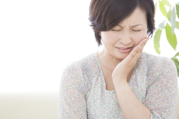 治らない歯周病はなぜ？原因菌にアプローチする専門治療サムネイル